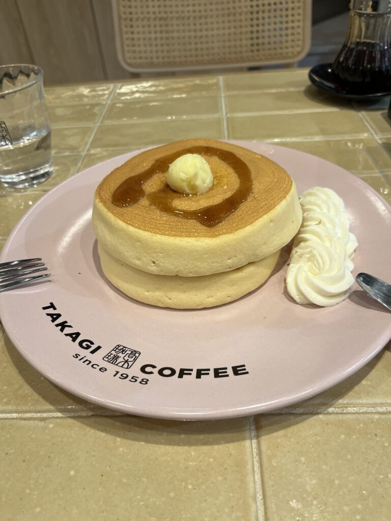 fluffy pandekager fra takagi coffee i kawagoe i japan